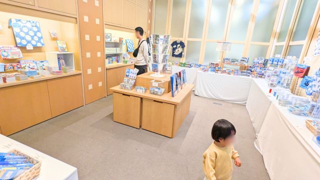 文学館おみやげコーナー　トーマス展